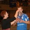 Visepresident i volleyballforbundet overrekker trofeet til kaptein Tor Kristian Kvammen. Visepresident i volleyballforbundet overrekker trofeet til kaptein Tor Kristian Kvammen.