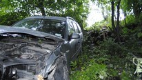 Bilen kjørte utfor vegen. (Foto: Henrik Sundgård)