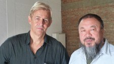 Anders Magnus og Ai Weiwei (Foto: Anders Magnus/NRK) Anders Magnus og Ai Weiwei (Foto: Anders Magnus/NRK)