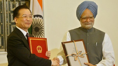 Kinas statsminister Wen Jiabao og Indias statsminister Manmohan Singh (Foto: MANISH SWARUP/AP) Kinas statsminister Wen Jiabao og Indias statsminister Manmohan Singh (Foto: MANISH SWARUP/AP)