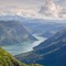 NYDELIG LANDSKAP: Utsikt fra kanten av Jostedalsbreen til sørsiden av Sognefjorden.