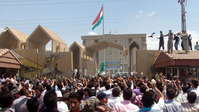 Demonstrasjoner i Erbil (Foto: KAMAL AKRAYI/Epa) Demonstrasjoner i Erbil (Foto: KAMAL AKRAYI/Epa)
