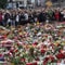 Slik såg det ut utanfor Oslo Domkirke i vekene etter 22. juli. 