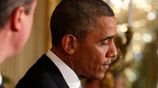 USA-OBAMA/CAMERON Britain's Prime Minister Cameron watches as tears emerge from the eye of U.S. President Obama while he talking about Benghazi at White House in Washington (Foto: JIM BOURG/Reuters) USA-OBAMA/CAMERON Britain's Prime Minister Cameron watches as tears emerge from the eye of U.S. President Obama while he talking about Benghazi at White House in Washington (Foto: JIM BOURG/Reuters)