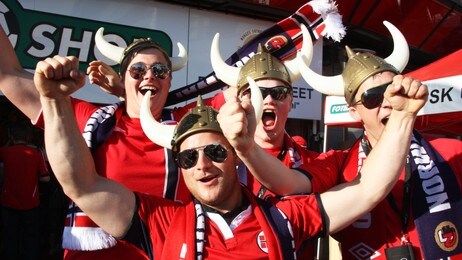 Norske supportere (Foto: Yasmin Sunde Hoel/NRK)