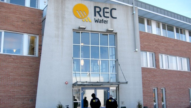 REC Wafer (Foto: Tom Andersen/NRK) REC Wafer (Foto: Tom Andersen/NRK)