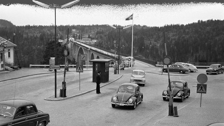 Høyrekjøring ved Svinesund (Foto: Ivar Aaserud / Aktuell/Scanpix) Høyrekjøring ved Svinesund (Foto: Ivar Aaserud / Aktuell/Scanpix)