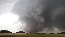 Den voldsomme tornadoen på vei mot Moore (Reuters) Den voldsomme tornadoen på vei mot Moore (Reuters)
