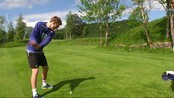 Håndball-landslaget på alternativ trening - Onsdag klarte Norges herreandslag i håndball å kvalifisere seg til EM i håndball. I dag var Sondre Poulsen, og resten av landslaget på alternativ trening på golfanlegget på Nes Verk.