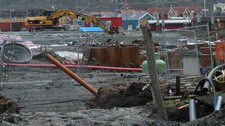 Gravearbeider på Mølen, Halden (Foto:Rainer Prang/NRK) Gravearbeider på Mølen, Halden (Foto:Rainer Prang/NRK)