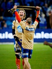 Tor Hogne Aarøy og Trond Fredriksen jubler etter seier over Molde.  (Foto: Jon-Michael Josefsen/Scanpix)