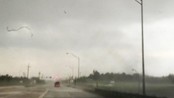Filmet tornadoer ved  Oklahoma City - Tornadoene skapte store ødeleggelser i flere delstater i USA, blant annet Oklahoma. 