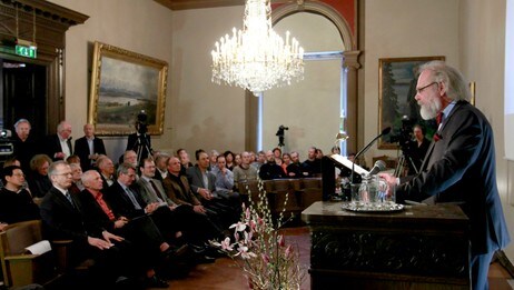 Nils Christian Stenseth kunngjør vinner av Abelprisen 2010 (Foto: Morten Holm / SCANPIX) Nils Christian Stenseth kunngjør vinner av Abelprisen 2010 (Foto: Morten Holm / SCANPIX)