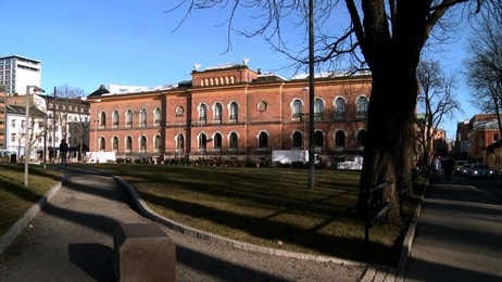 Nasjonalgalleriet fra Tullinløkka (Foto: Bjørn Molstad) Nasjonalgalleriet fra Tullinløkka (Foto: Bjørn Molstad)