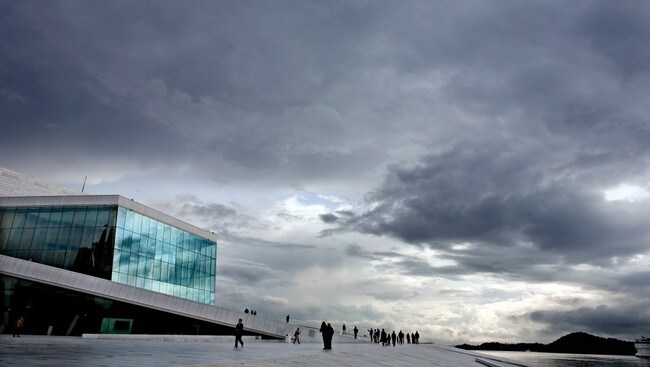 Operaen i Bjørvika (Foto: Johannessen, Sara/SCANPIX) Operaen i Bjørvika (Foto: Johannessen, Sara/SCANPIX)