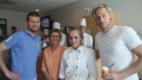 Eirik Bakke og Ulrik Flo på besøk på Luster VGS (Foto: Arve Uglum/NRK) Eirik Bakke og Ulrik Flo på besøk på Luster VGS (Foto: Arve Uglum/NRK)