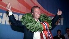 Carl I. Hagen ved stortingsvalget i 1989 (Foto: Nedrås, Knut/SCANPIX)