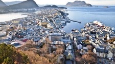 Ålesund sentrum NY (Foto: Ivar Lid Riise/NRK) Ålesund sentrum NY (Foto: Ivar Lid Riise/NRK)