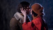 Filmanmeldelse: Appelsinpiken - Tre av Jostein Gaarders bøker har til nå blitt til film. Ikke alle har tålt overgangen fra perm til lerret like godt. ”Appelsinpiken” har blitt en tidvis fin film med en interessant kjærlighetshistorie i fokus.
