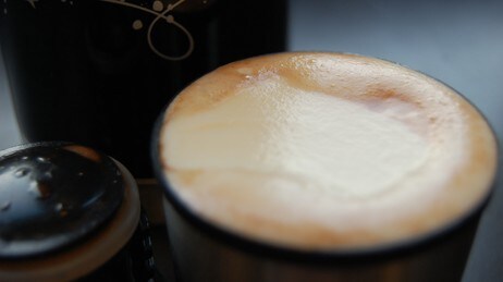 Varm sjokolade på termos (Foto: Hanne Hoftun/NRK) Varm sjokolade på termos (Foto: Hanne Hoftun/NRK)