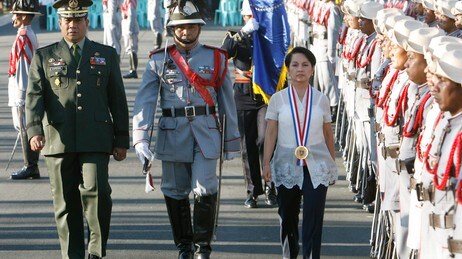 President Gloria Arroyo og hærsjef Hermogenes Esperon President Gloria Arroyo og hærsjef Hermogenes Esperon