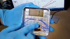 Piezoelektronisk apparat (Foto: Lawrence Berkeley National Lab) Piezoelektronisk apparat (Foto: Lawrence Berkeley National Lab)