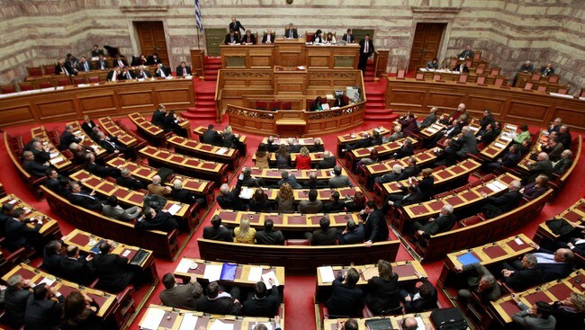 Greske parlamentarikere (Foto: JOHN KOLESIDIS/Reuters) Greske parlamentarikere (Foto: JOHN KOLESIDIS/Reuters)