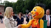 Kronprinsesse Mette-Marit hilser på selveste 'Rusken'