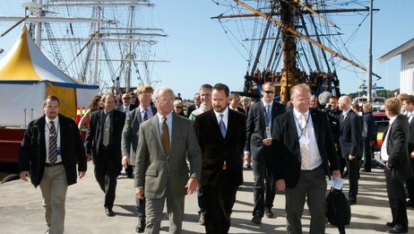 Kronprins Haakon og kong Carl Gustaf ankommer Strømstad onsdag. (Foto: Åserud, Lise/SCANPIX)