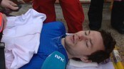 Usikkert for Jacobsen etter fallet - Anders Jacobsen falt stygt i andre omgang under dagens skiflygnings-renn i Planica. 28-åringen er fraktet til sykehus, og det er foreløpig usikkert hvor alvorlig skaden er. Reporter: Marius Skjelbæk, foto/redigering: Sindre Løkstad