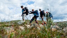 Blinde og synshemmede på fjelltur (Foto: Sindre Thoresen Lønnes) Blinde og synshemmede på fjelltur (Foto: Sindre Thoresen Lønnes)