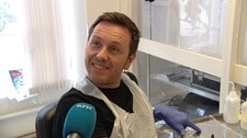 Torkjell Røed, tatoverer ved Let's Buzz! (Foto: Arne Frank/NRK)