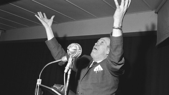 Historisk bilde fra 1962 : Åge Samuelsen (Foto: Aaserud, Ivar/Scanpix) Historisk bilde fra 1962 : Åge Samuelsen (Foto: Aaserud, Ivar/Scanpix)