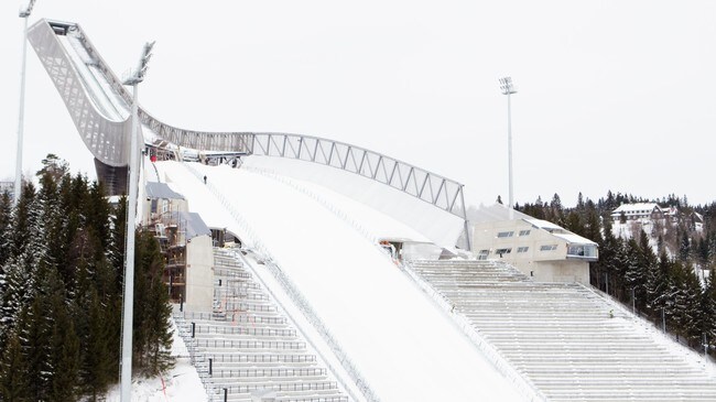 Nye Holmenkollen (Foto: Berit Roald/Scanpix) Nye Holmenkollen (Foto: Berit Roald/Scanpix)