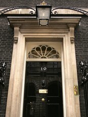 Downing Street nr. 10 (Foto: SHAUN CURRY/AFP) Downing Street nr. 10 (Foto: SHAUN CURRY/AFP)