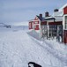 Mårbu i snø og sol.