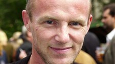 Jo Nesbø sliter med stemmen. (Foto: Erlend Aas/Scanpix) Jo Nesbø sliter med stemmen. (Foto: Erlend Aas/Scanpix)