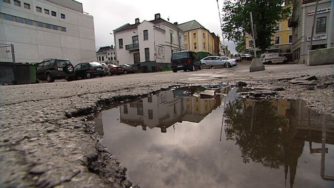 Kverndalen i Skien sentrum (Foto: Geir Åge Jensen/NRK) Kverndalen i Skien sentrum (Foto: Geir Åge Jensen/NRK)
