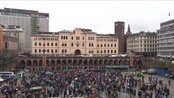  Time-lapse fra markering på Youngstorget - Time-lapse, eller tidssammendrag, fra markeringen på Youngstorget hvor 40.000 sang "Barn av regnbuen".