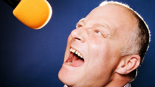 Erik Forfod programleder På dansefot i NRK P1 (Foto: Nadia Frantsen/NRK)