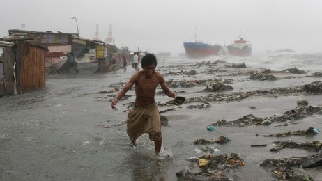 Philippines Asia Typhoon Nesat (Foto: BULLIT MARQUEZ/Ap) Philippines Asia Typhoon Nesat (Foto: BULLIT MARQUEZ/Ap)