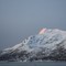 I Svolvær opphører mørketida 7. januar, mens på Rossøya på Svalbard ser man sola først 23. februar. Her ser du åets første solskinn i Salangen, Troms.