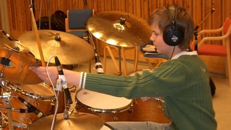 Trommis Anders Langset fra Hole i Buskerud. (NRK) Trommis Anders Langset fra Hole i Buskerud. (NRK)