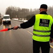 Tollvesen stopper ølsmugler  (Foto: Bjørn Anders Sørli /NRK)