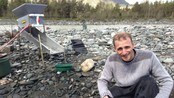 Finner gull i flomvannet - Gullgraverne er på plass ved Driva og håper på fangst.