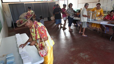 Velgere på Tahiti (Foto: GREGORY BOISSY/Afp) Velgere på Tahiti (Foto: GREGORY BOISSY/Afp)