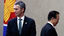 Stoltenberg og Wen (Foto: SUKREE SUKPLANG/Reuters) Stoltenberg og Wen (Foto: SUKREE SUKPLANG/Reuters)