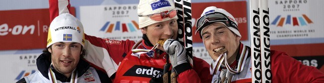 Premieutdeling etter VM-sprinten (Foto: Lee Jin-man/AP) Premieutdeling etter VM-sprinten (Foto: Lee Jin-man/AP)
