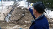 Fikk snøras inn på låven - Det blei eit svært dramatisk døgn for Ørsdalsbonden Tor Sigve Hovland. Han jobba i siloen da snøraset trefte låven. Hovland fikk kasta seg tilside i siste liten. 