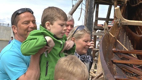 Mange vil se (Foto: Henrik Bøe/NRK)